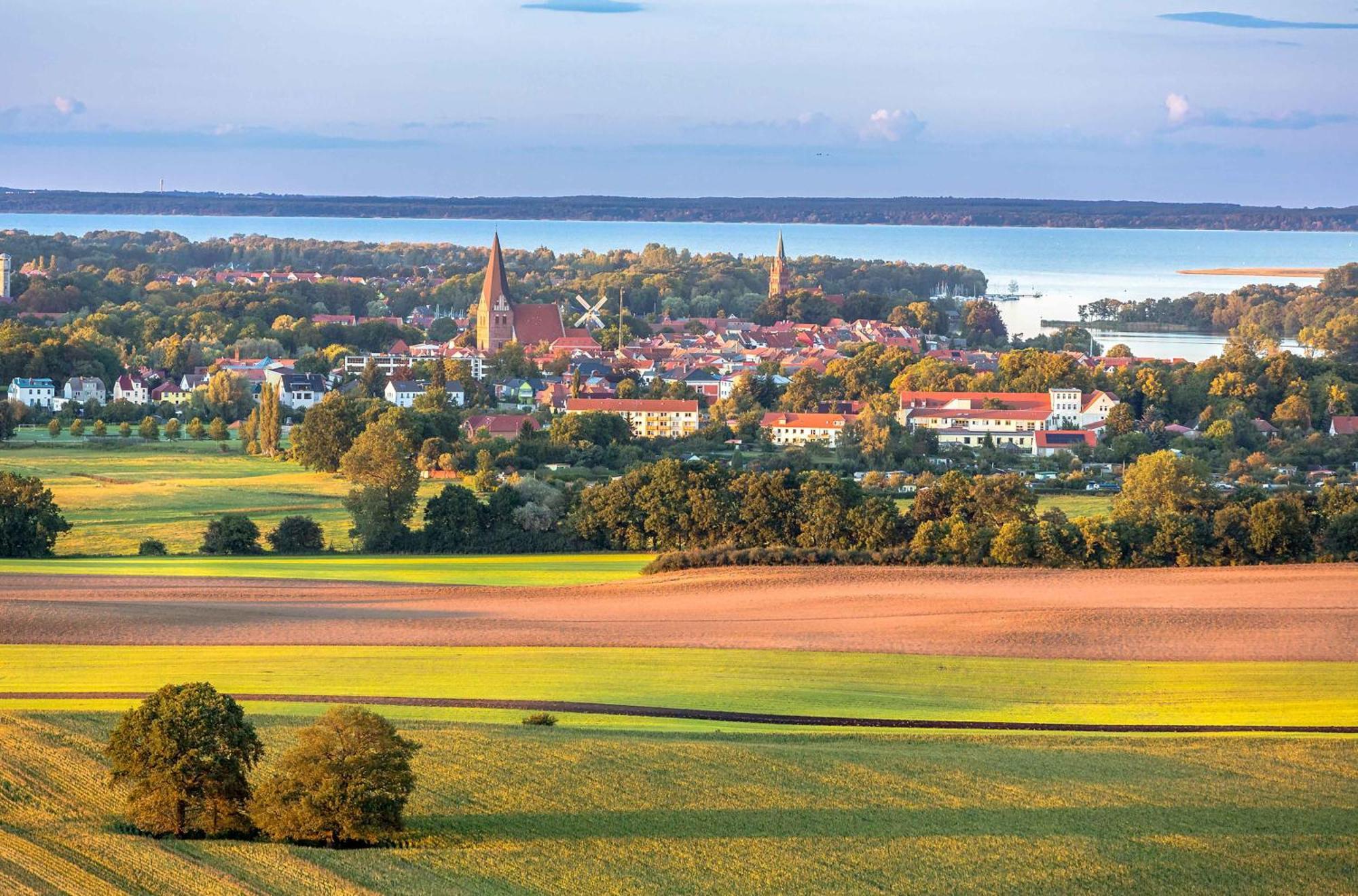 Inselzauber - 5 Sterne Ferienwohnung Mit Blick Auf Den Malchower See Malchow  Buitenkant foto